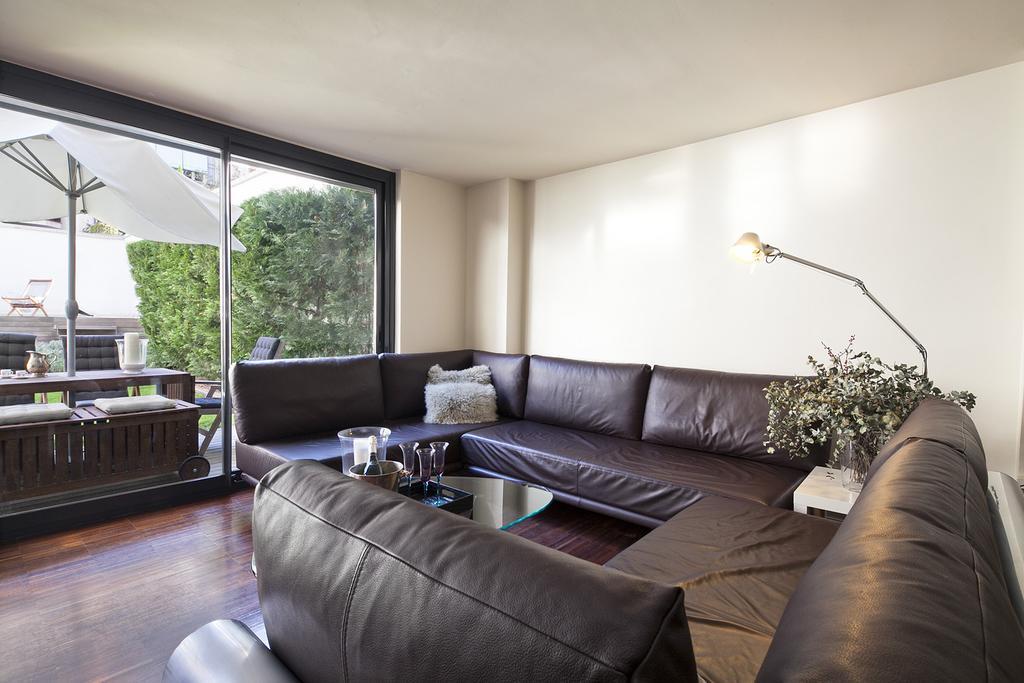Apartment Barcelona Rentals - Private Pool And Garden Center Eksteriør billede