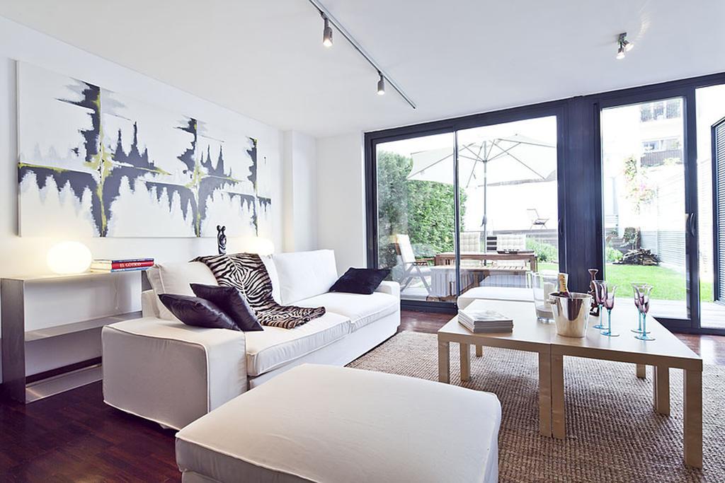 Apartment Barcelona Rentals - Private Pool And Garden Center Eksteriør billede